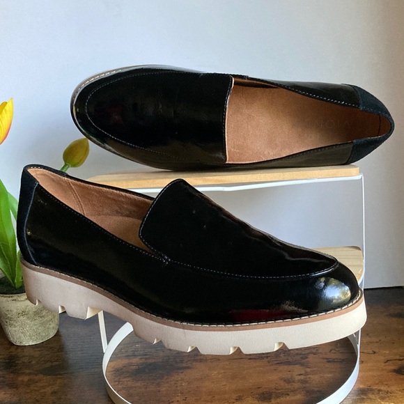 VIONIC Kensley Black Glossy Patent Leather Loafer Almond Toe Women’s Size 8.5 - Picture 7 of 15